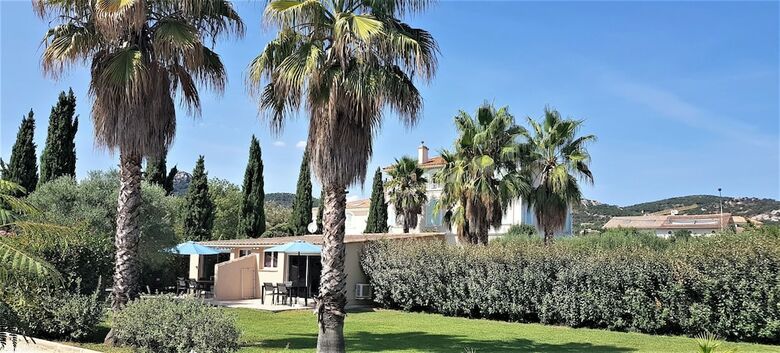 Bed & Breakfast Domaine De L'aufrene