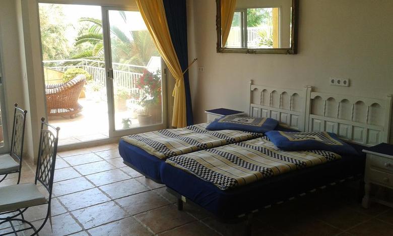 Hostal Amena Mar