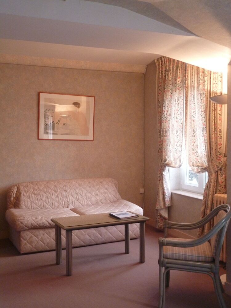 Hotel La Cha�ne D'or