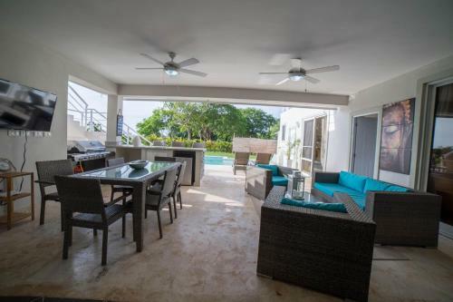 Hostal Residencial Casa Linda