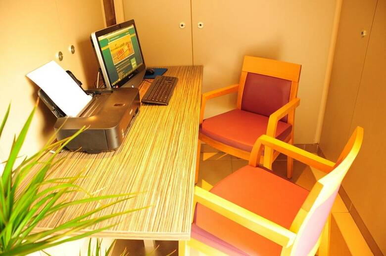 Hotel Comfort Suites Lyon Est Eurexpo