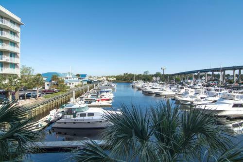 Hotel Harbourgate Marina Club