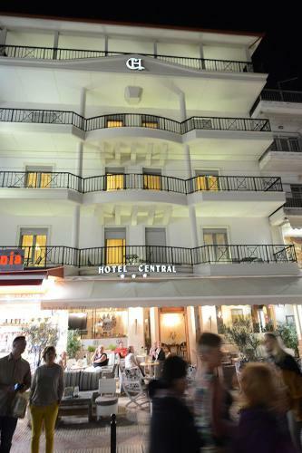 Central Hotel