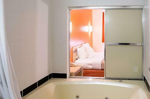 Motel 6 Seymour North