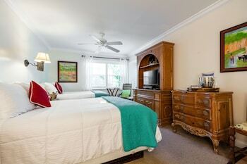The Caribbean Court Boutique Hotel