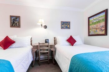 The Caribbean Court Boutique Hotel