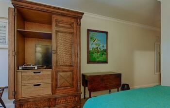 The Caribbean Court Boutique Hotel