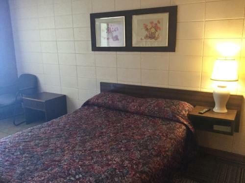 Towne Center Motel