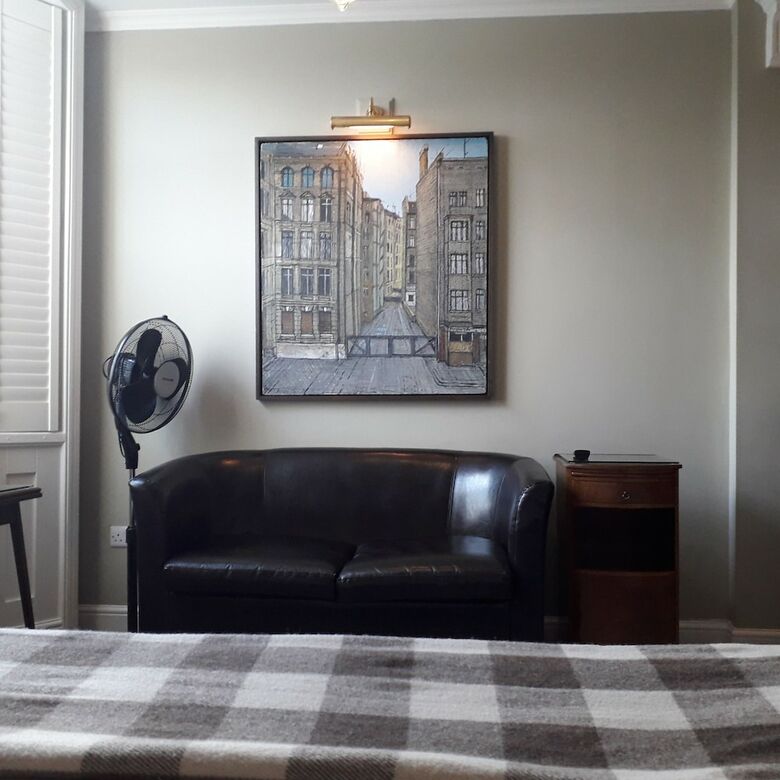 Bed & Breakfast Henrietta House