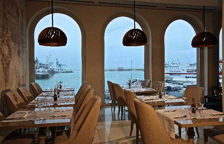 Seeport Hotel