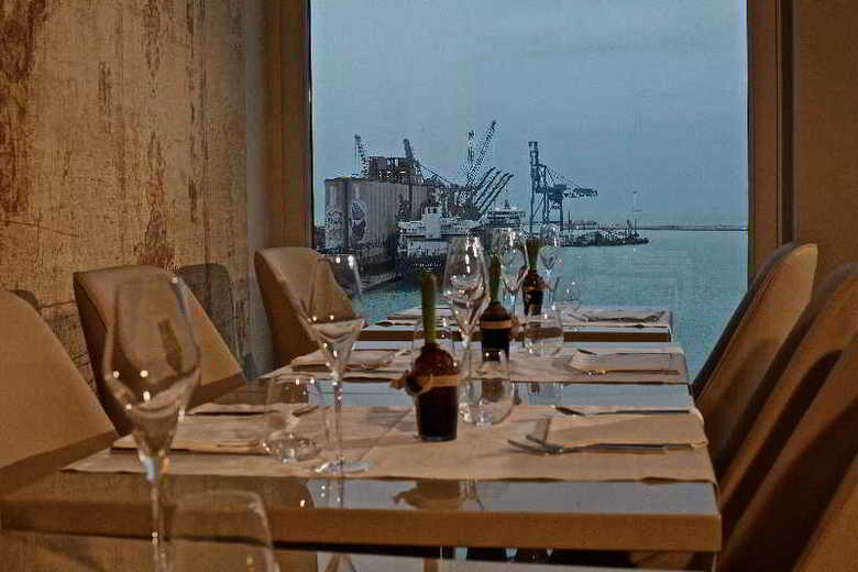 Seeport Hotel