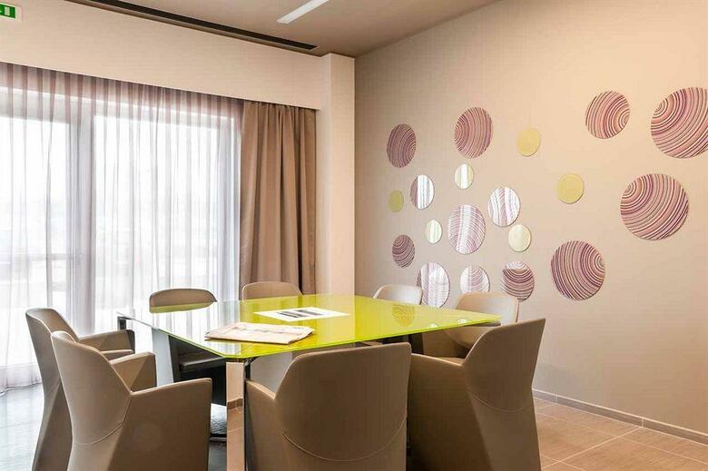 8piuhotel