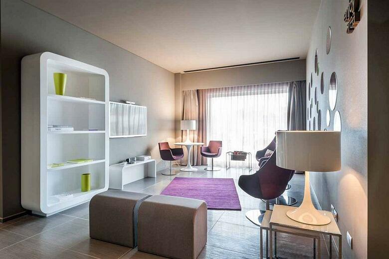 8piuhotel