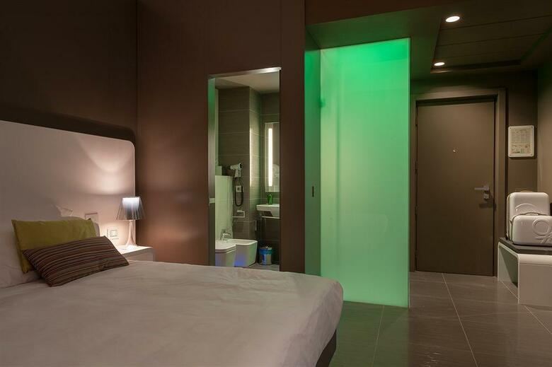 8piuhotel