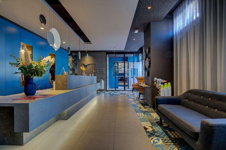 Alex Hotel