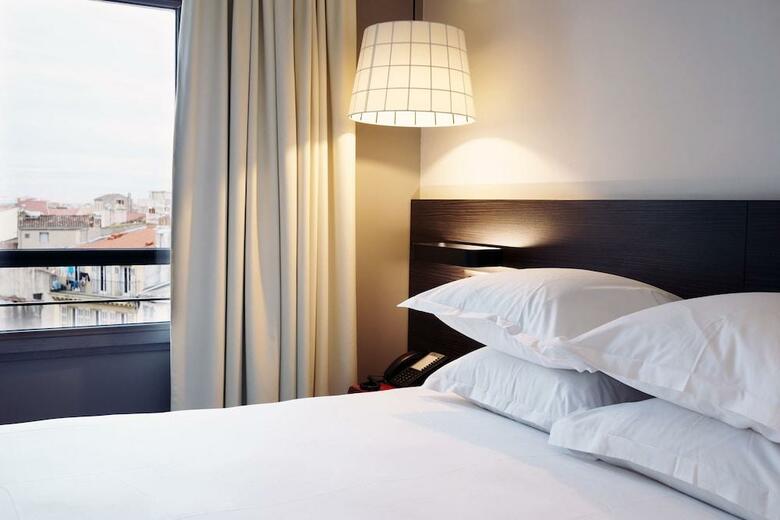Alex Hotel