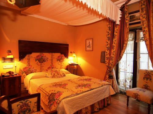 Hotel Almud (.)