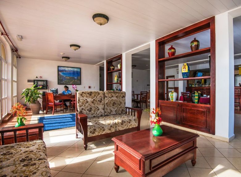 Hotel Rio Miel