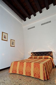 Ca Sant Angelo Apartments