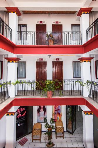 Hotel Plaza Conejo