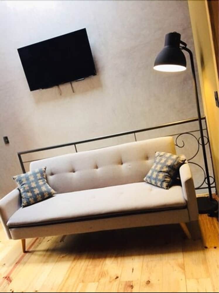 Hotel Helverica