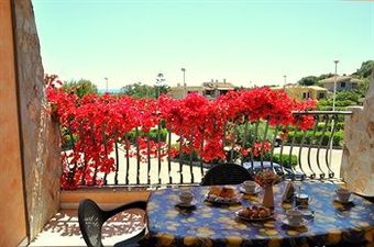 Hotel Palm Village