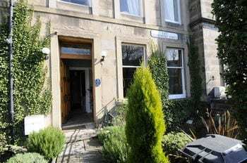 Hostal Mingalar Guest House