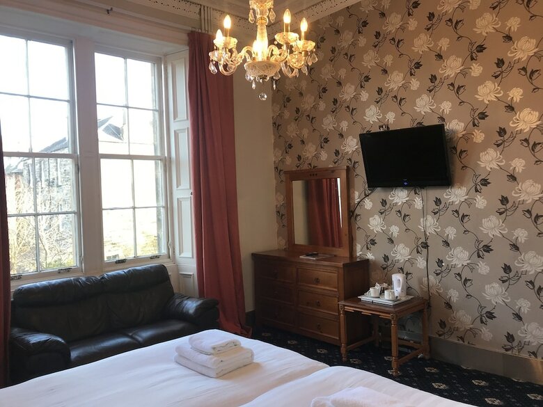Hostal Alexander Guest House