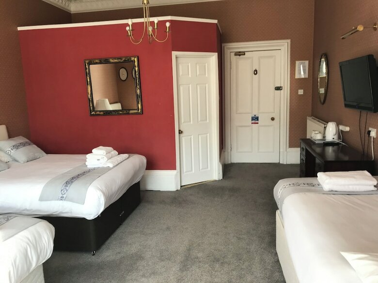 Hostal Alexander Guest House