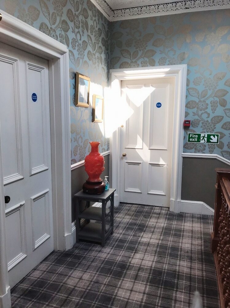 Hostal Alexander Guest House