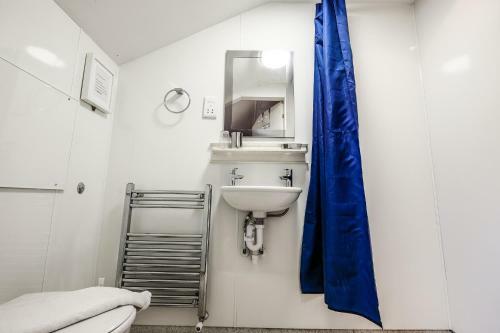 Hostal Balmore Guest House