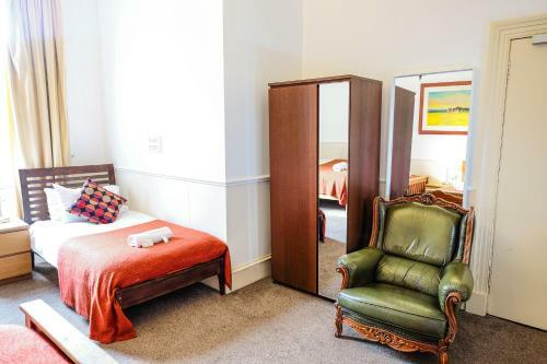 Hostal Balmore Guest House