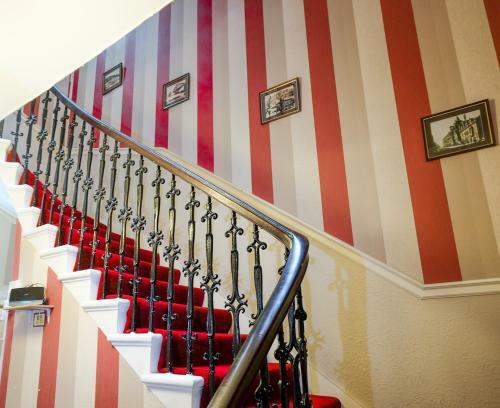 Hostal Balmore Guest House