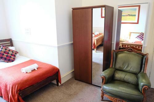 Hostal Balmore Guest House