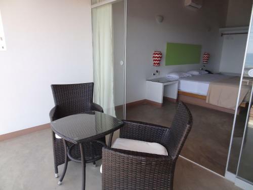 Akas Apartments