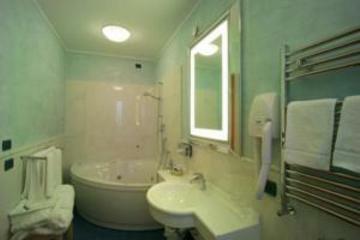 Hotel West Florence