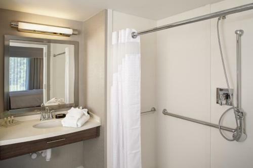 Magnuson Hotel Cool Springs