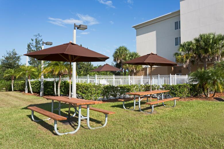 Holiday Inn Express Hotel & Suites Fort Pierce West