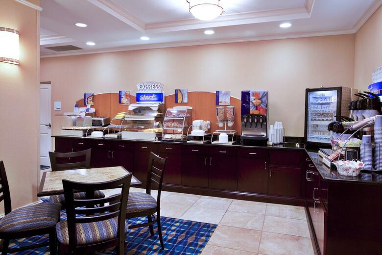 Holiday Inn Express Hotel & Suites Fort Pierce West