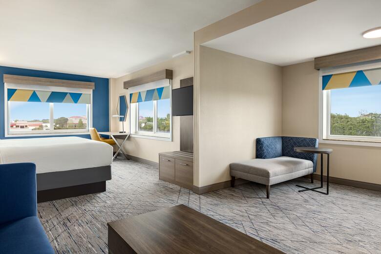 Holiday Inn Express Hotel & Suites Fort Pierce West