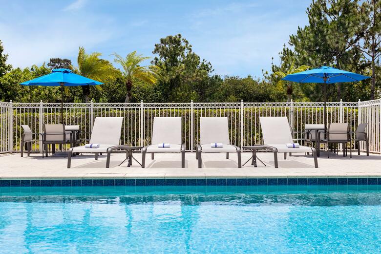 Holiday Inn Express Hotel & Suites Fort Pierce West