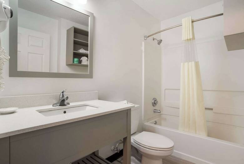 Suburban Extended Stay Hotel D'iberville