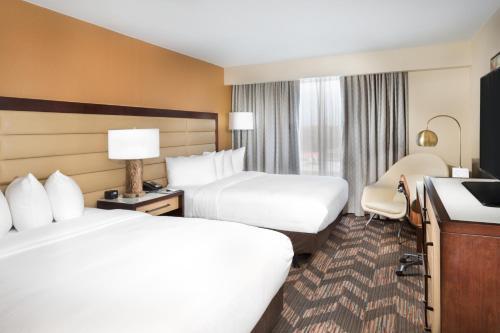 Holiday Inn Hotel & Convention Center Lawrence