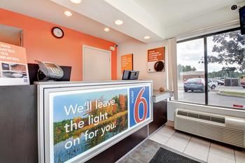 Motel 6 Hartford - Southington