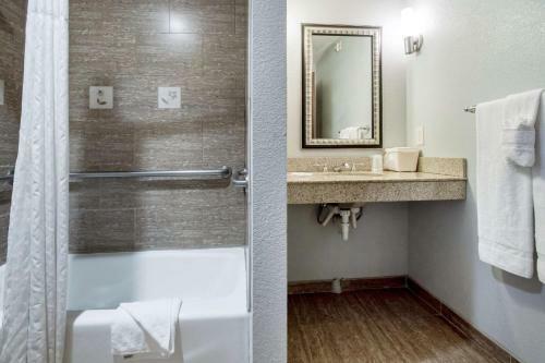 Hotel Comfort Suites Mineral Wells