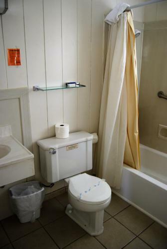 Redwood Motel