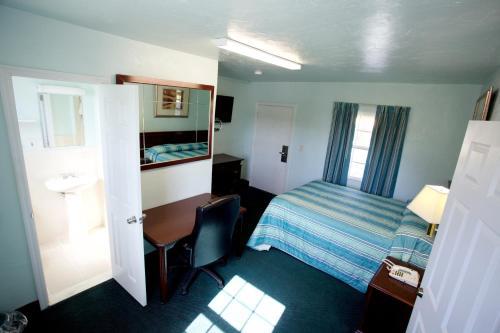 Tropical Palm Motel