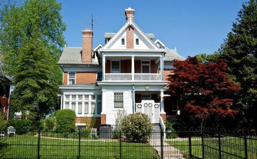 Bed & Breakfast Albanus Phillips Inn