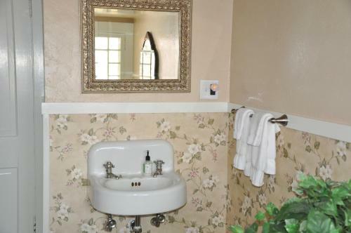 Avenue Hotel Bed And Breakfast