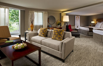 Hotel Eaglewood Resort & Spa